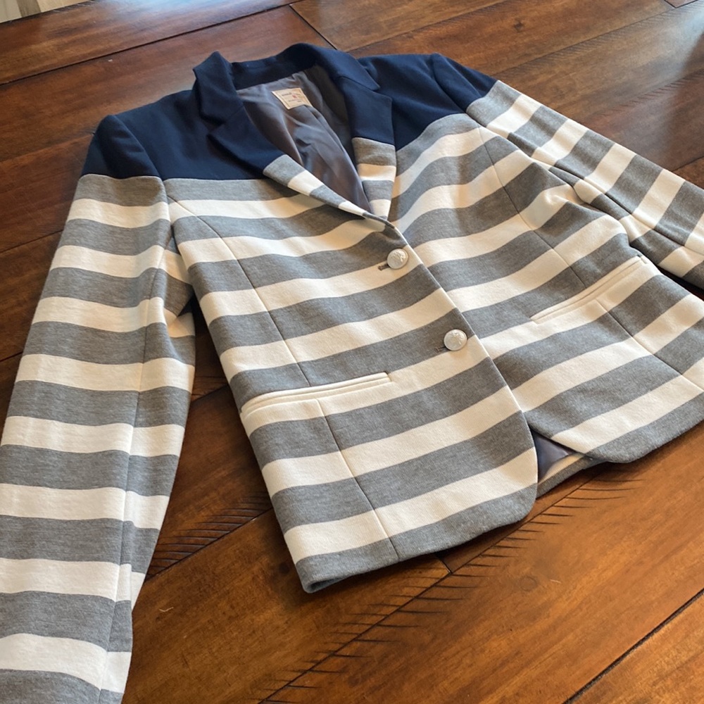 Super cute blazer from gap - Picture 4 of 12